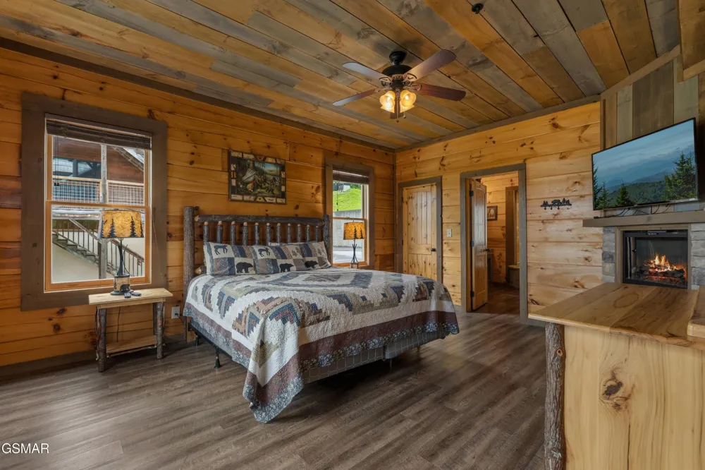 244 Stone Fence Lane Gatlinburg, TN 37738