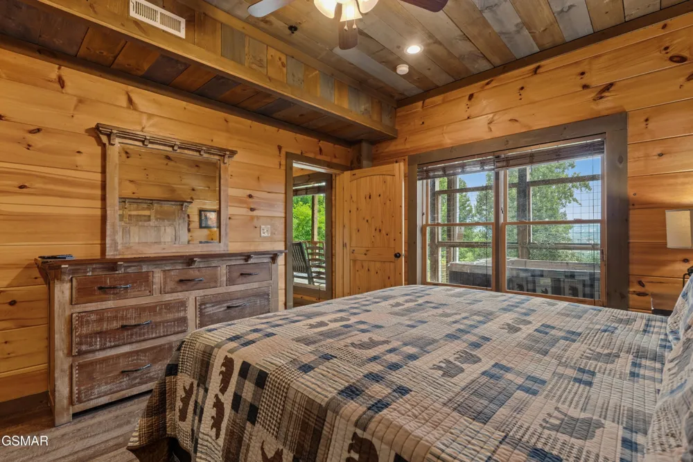 244 Stone Fence Lane Gatlinburg, TN 37738