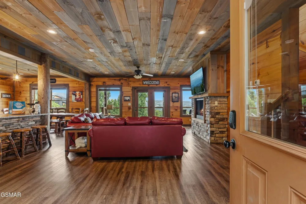 244 Stone Fence Lane Gatlinburg, TN 37738