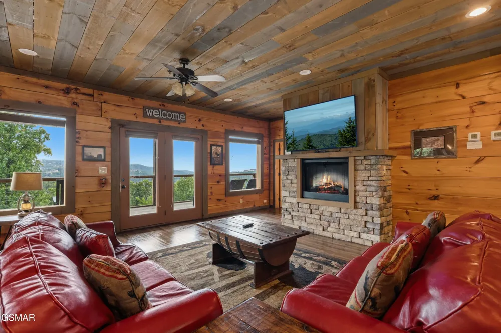 244 Stone Fence Lane Gatlinburg, TN 37738