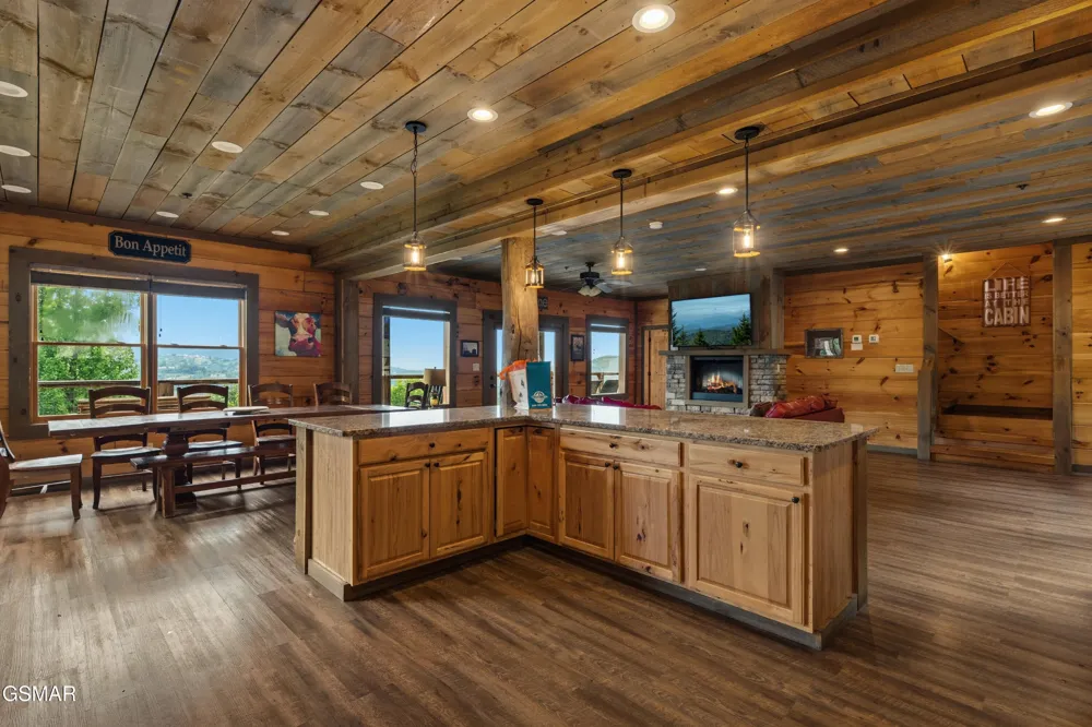 244 Stone Fence Lane Gatlinburg, TN 37738