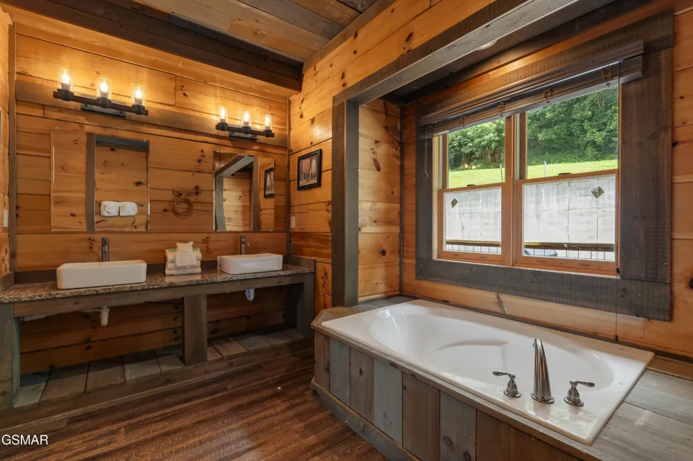 244 Stone Fence Lane Gatlinburg, TN 37738