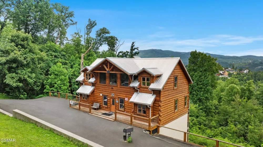 244 Stone Fence Lane Gatlinburg, TN 37738