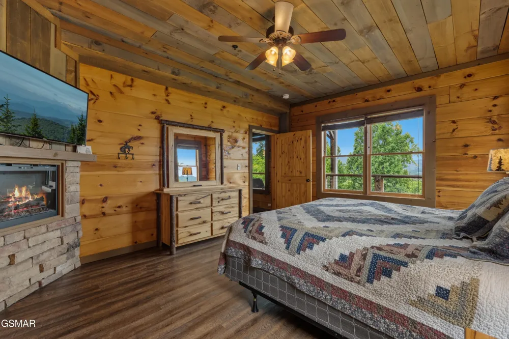 244 Stone Fence Lane Gatlinburg, TN 37738