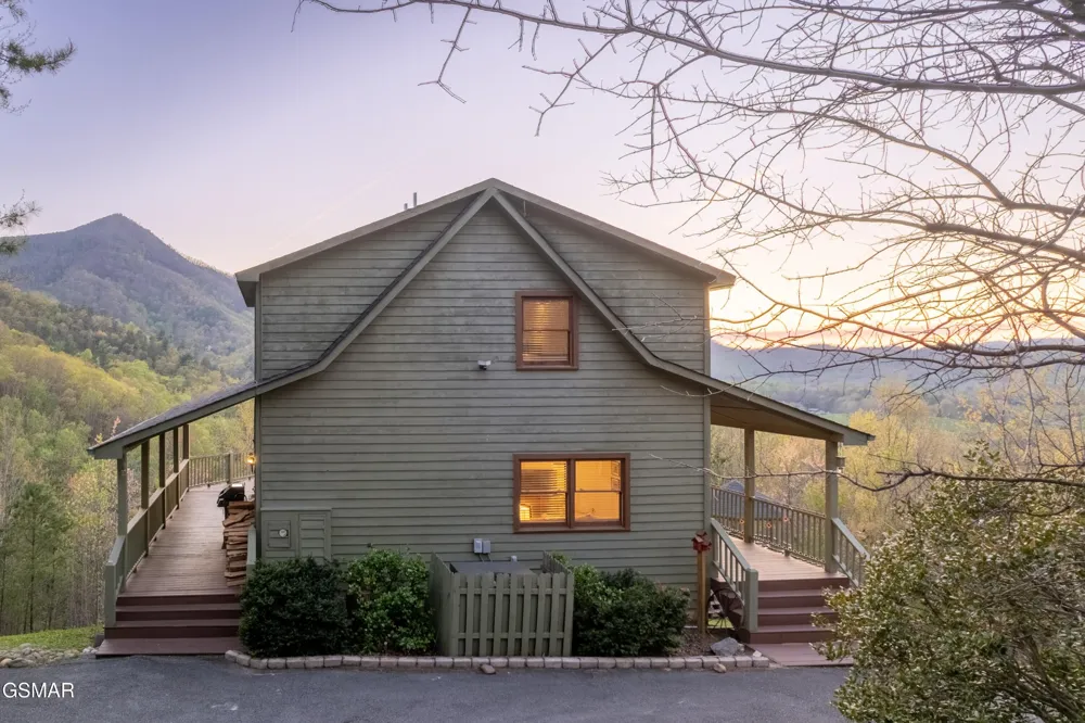 3670 Marian Lake Way Sevierville, TN 37862