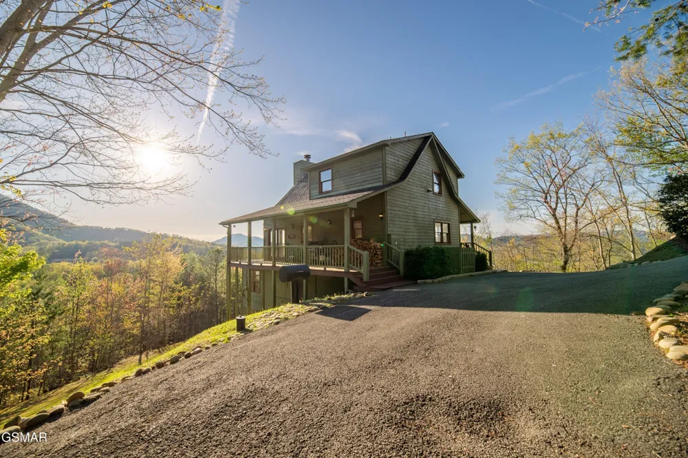 3670 Marian Lake Way Sevierville, TN 37862