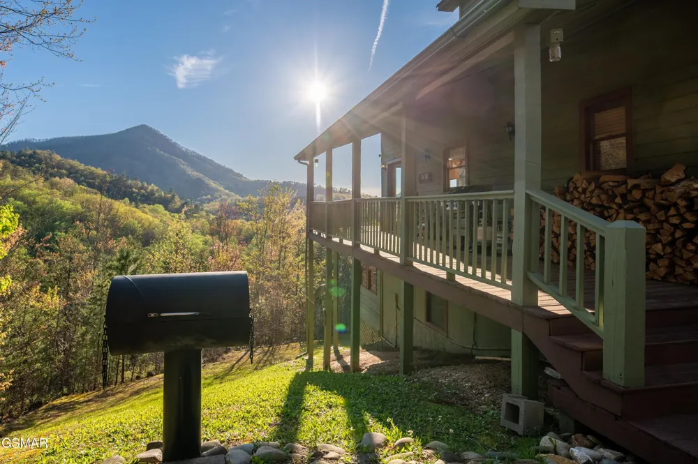 3670 Marian Lake Way Sevierville, TN 37862