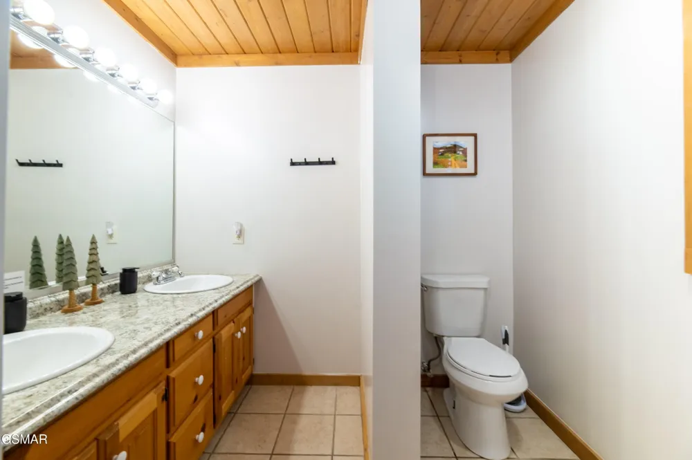 3670 Marian Lake Way Sevierville, TN 37862