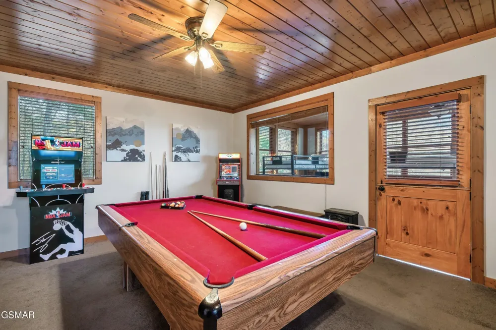 3670 Marian Lake Way Sevierville, TN 37862
