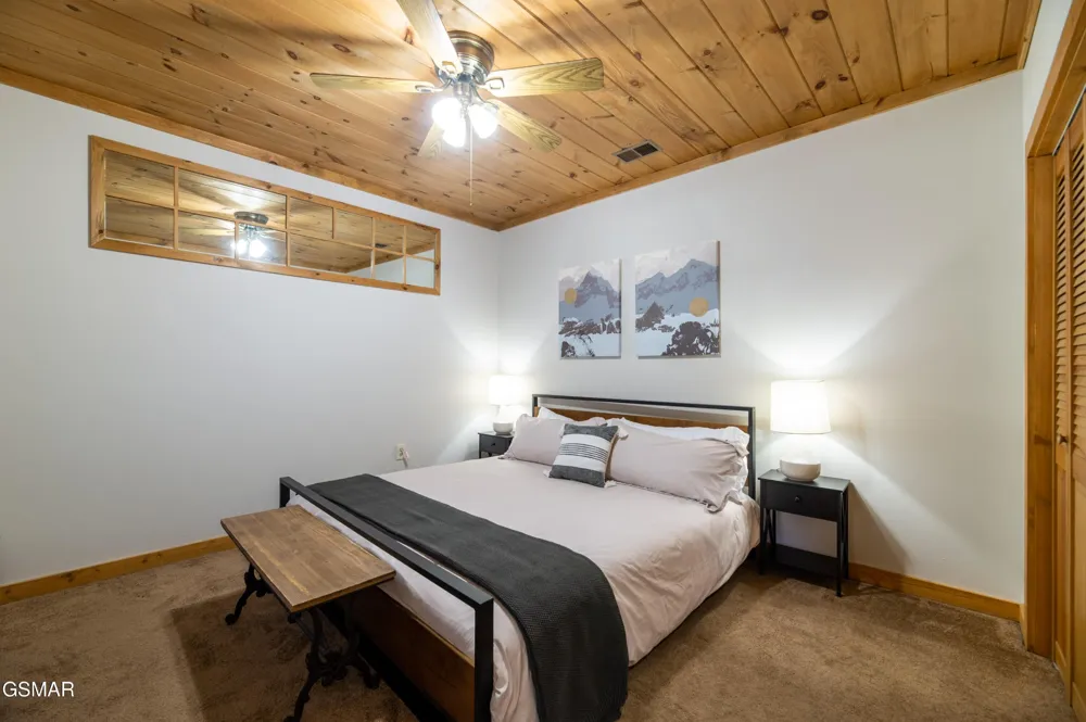 3670 Marian Lake Way Sevierville, TN 37862