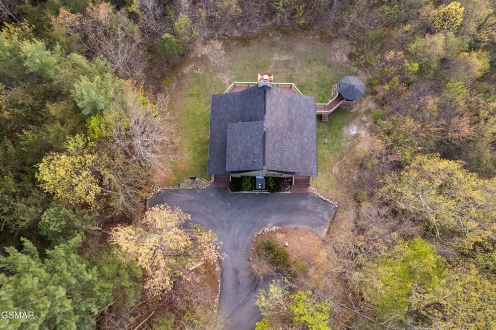 3670 Marian Lake Way Sevierville, TN 37862