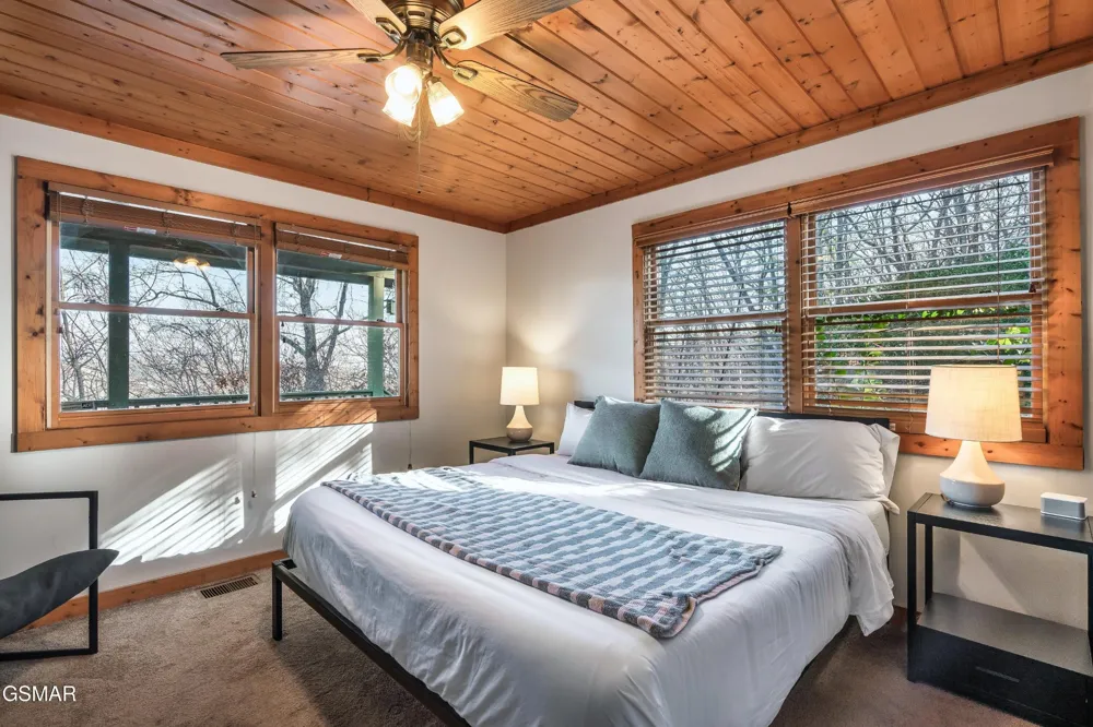 3670 Marian Lake Way Sevierville, TN 37862