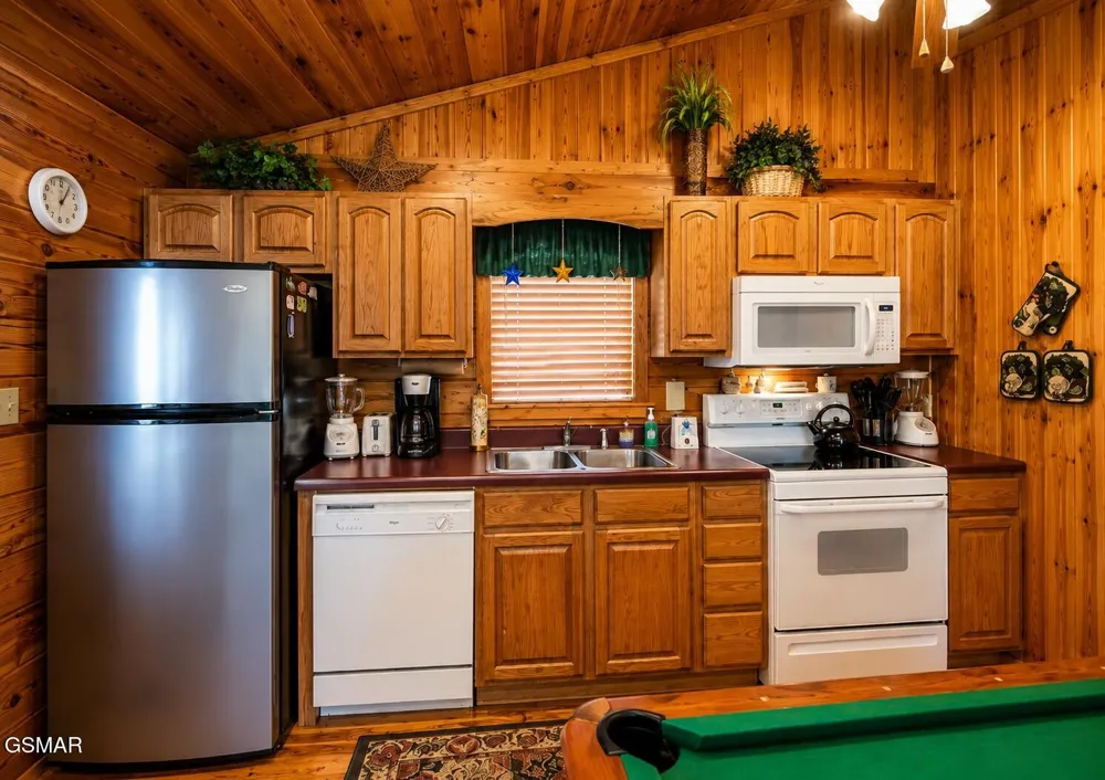 1540 Bears Den Way Sevierville, TN 37862