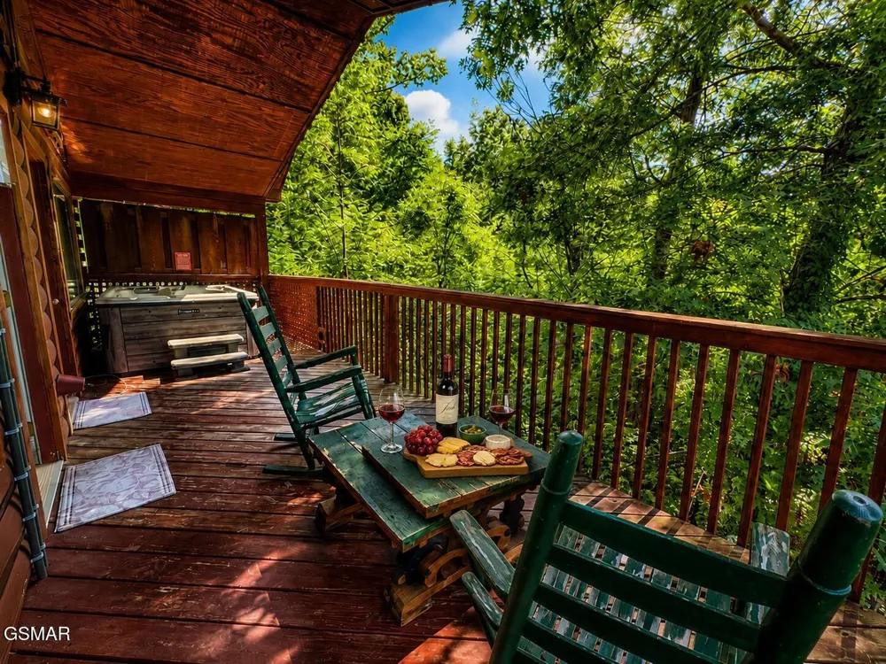 1540 Bears Den Way Sevierville, TN 37862