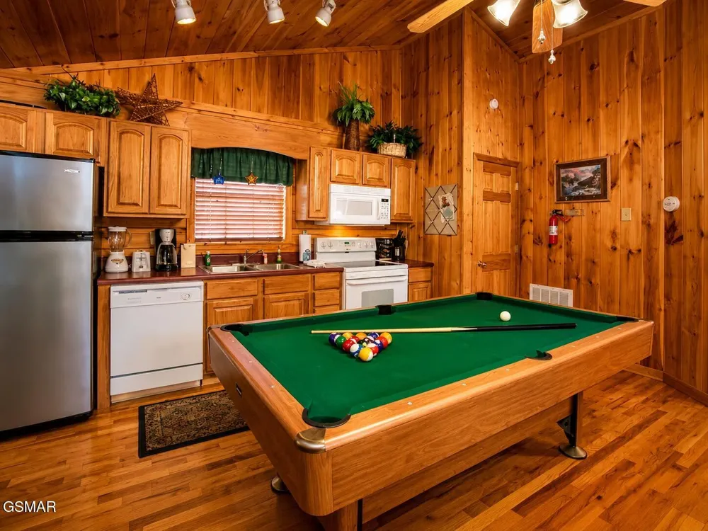 1540 Bears Den Way Sevierville, TN 37862