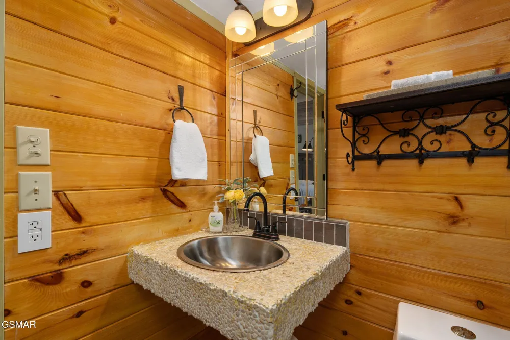 3710 Weber Road #101B Gatlinburg, TN 37738