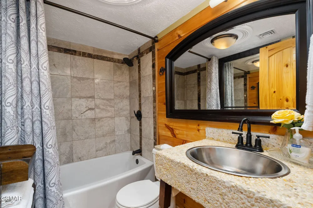 3710 Weber Road #101B Gatlinburg, TN 37738