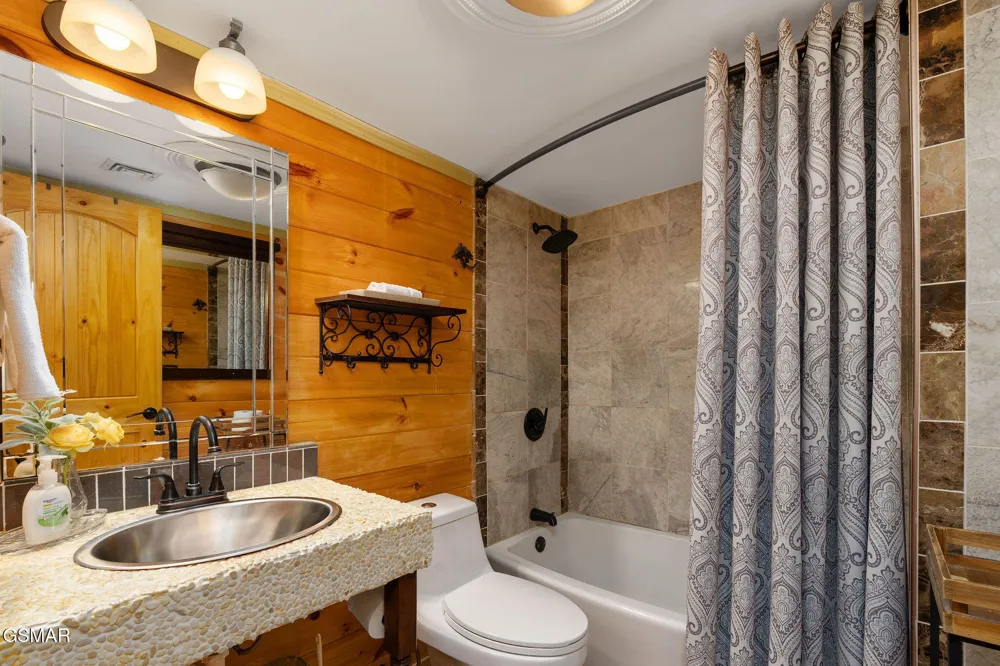 3710 Weber Road #101B Gatlinburg, TN 37738