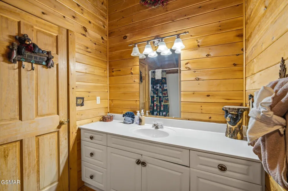 2411 Misty Shadows Drive Pigeon Forge, TN 37862