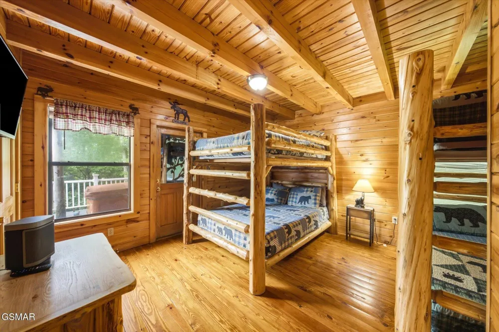 2411 Misty Shadows Drive Pigeon Forge, TN 37862