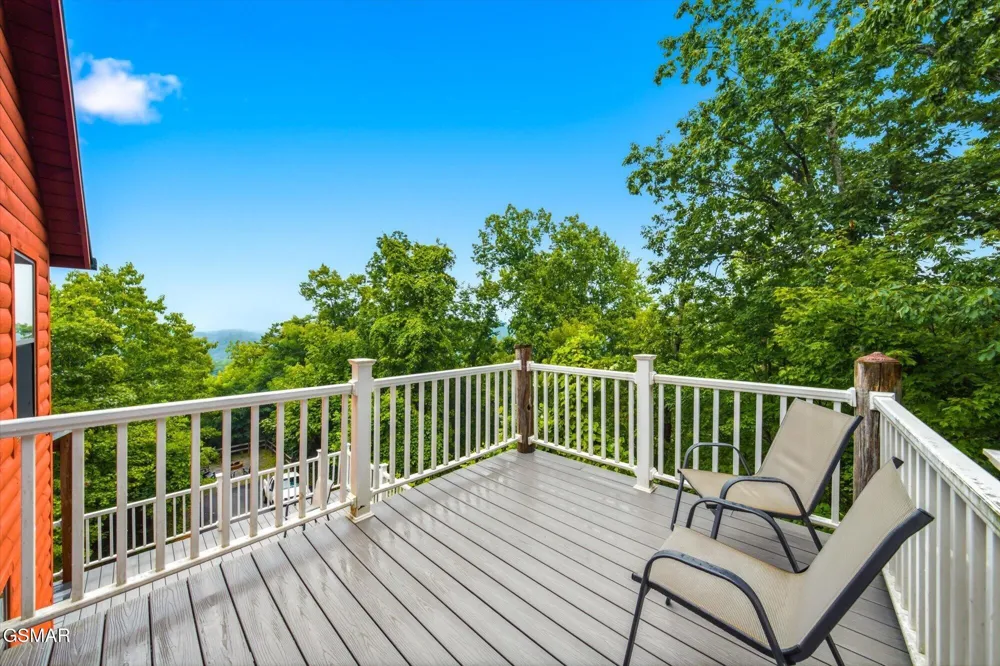 2411 Misty Shadows Drive Pigeon Forge, TN 37862