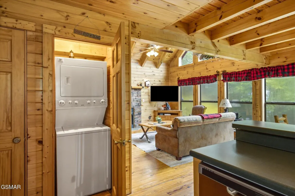 2411 Misty Shadows Drive Pigeon Forge, TN 37862