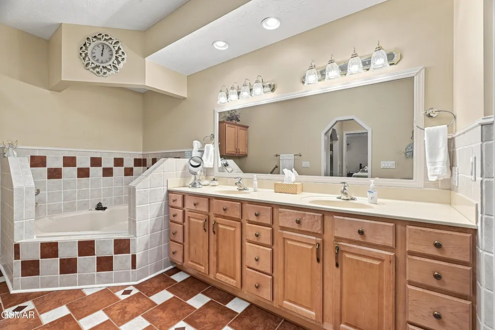 1264 Blake Lea Sevierville, TN 37862