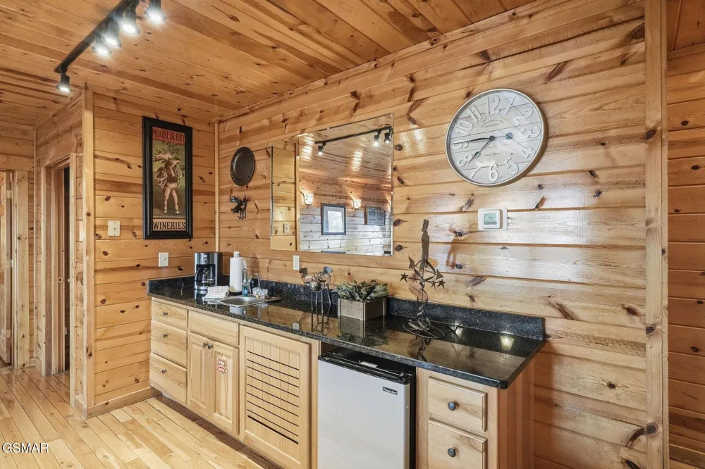 2117 E View Drive Sevierville, TN 37876