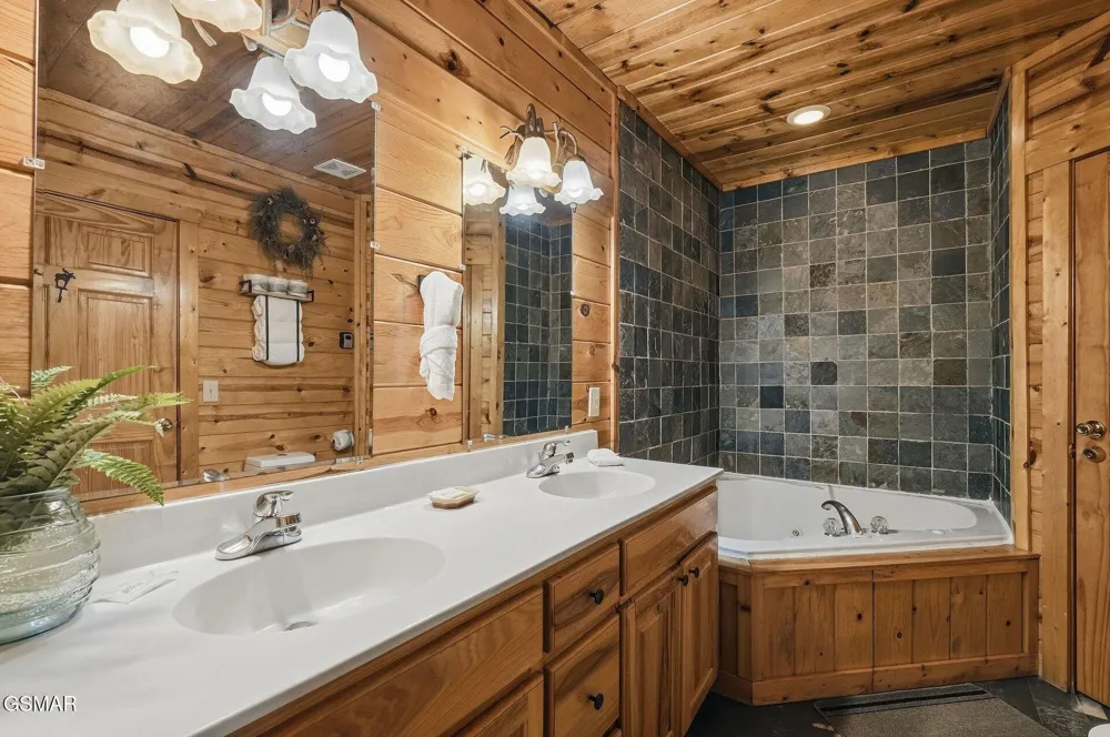 2117 E View Drive Sevierville, TN 37876