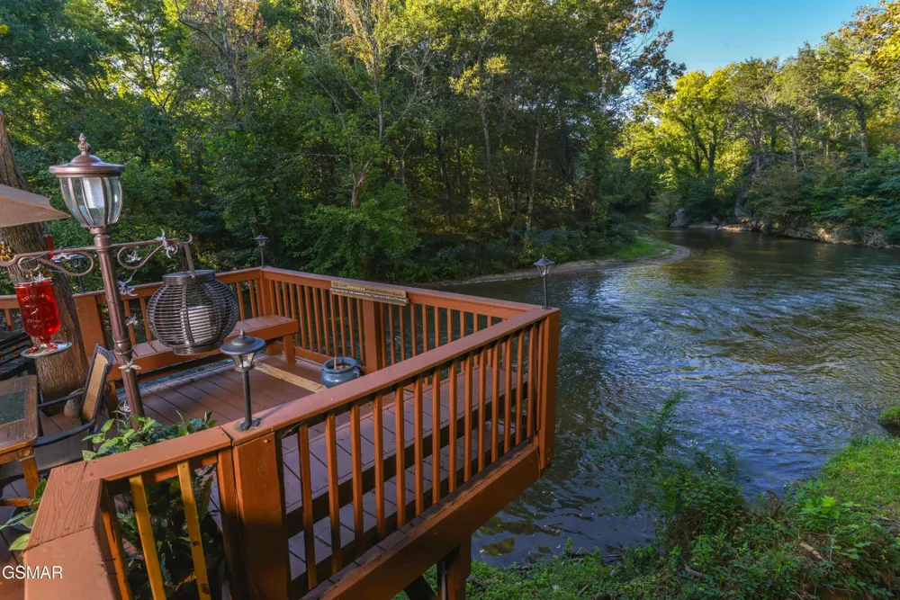 726 Plantation Drive Pigeon Forge, TN 37863