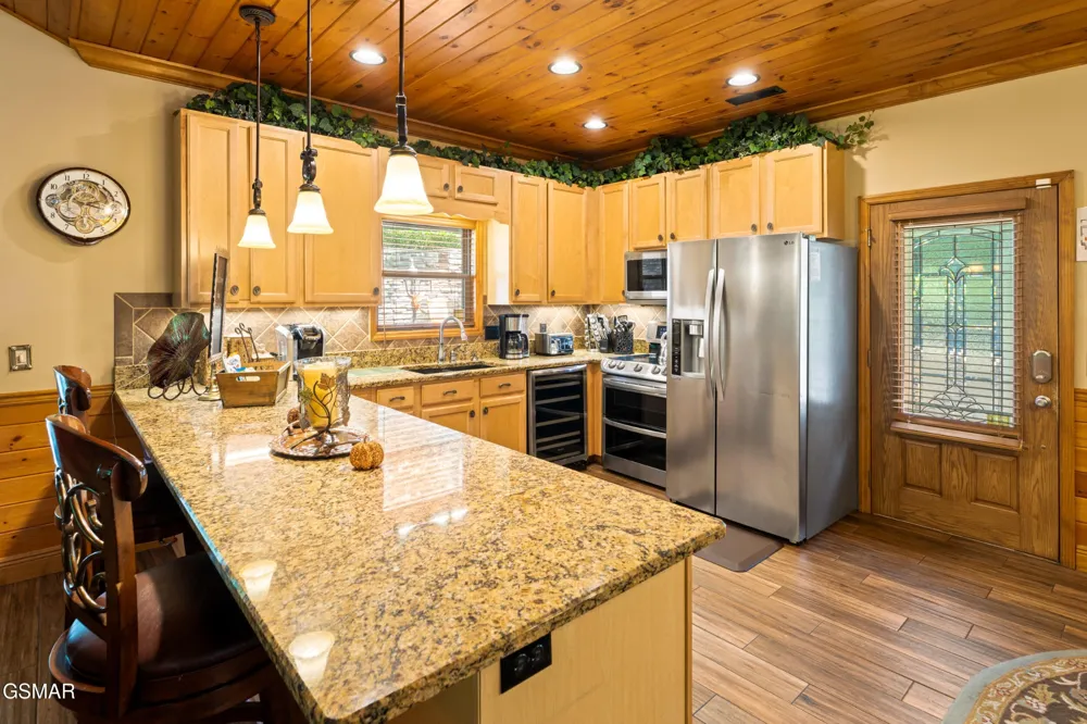 726 Plantation Drive Pigeon Forge, TN 37863