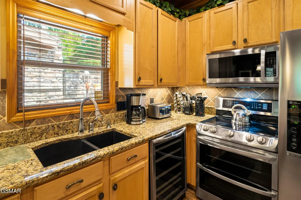 726 Plantation Drive Pigeon Forge, TN 37863