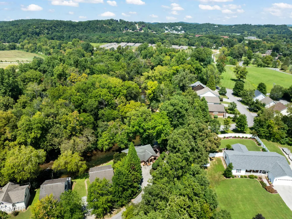 726 Plantation Drive Pigeon Forge, TN 37863