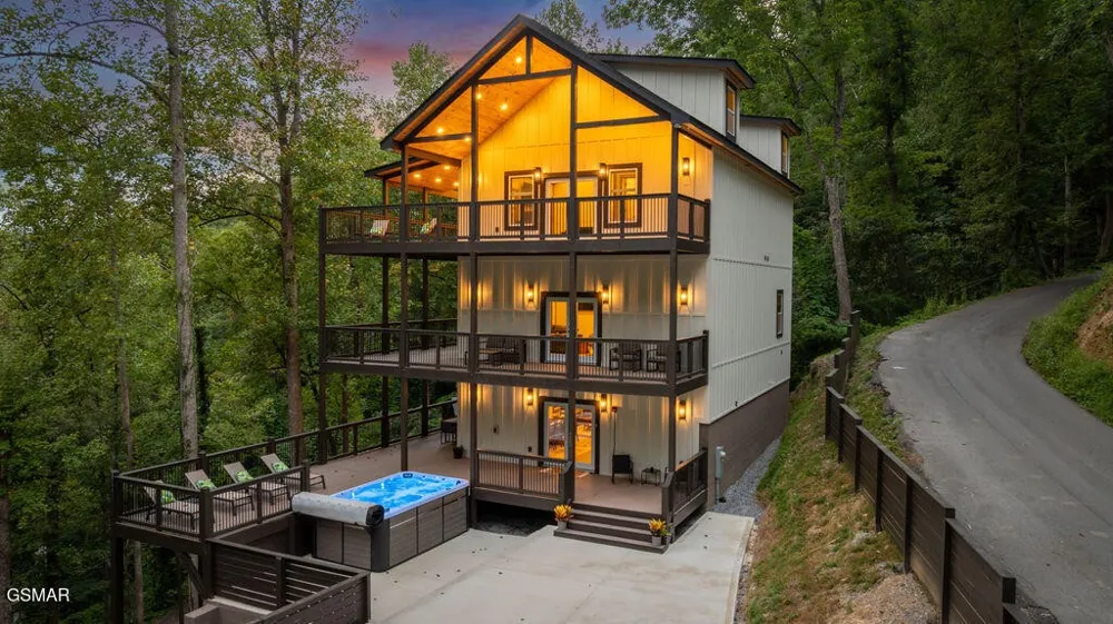 752 Loop Road Gatlinburg, TN 37738