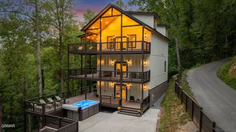 752 Loop Road