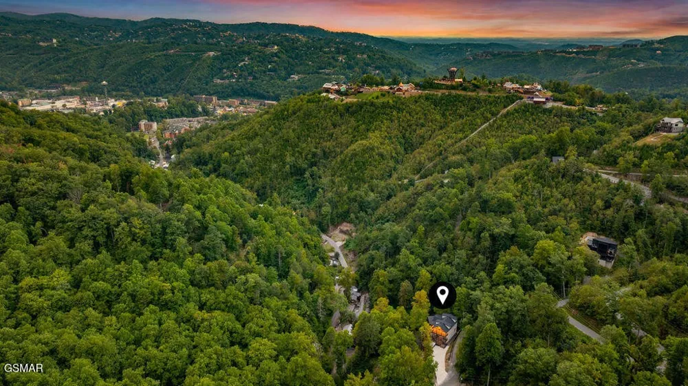 752 Loop Road Gatlinburg, TN 37738