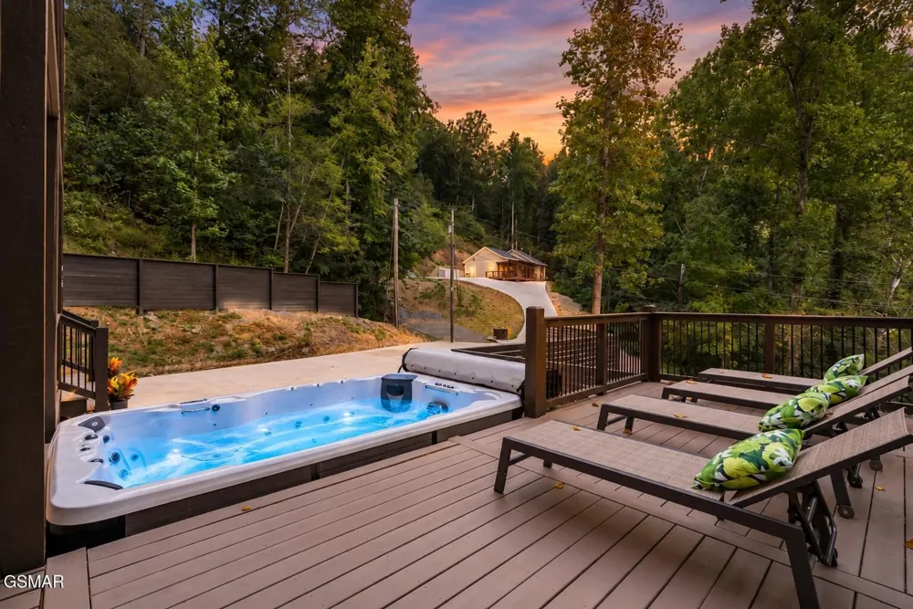 752 Loop Road Gatlinburg, TN 37738
