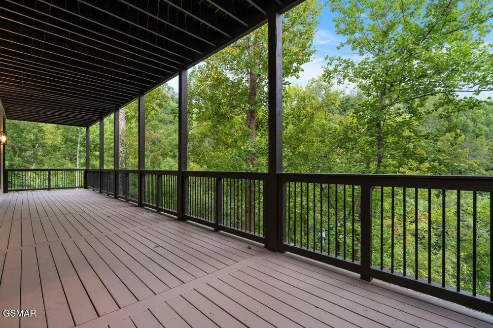 752 Loop Road Gatlinburg, TN 37738