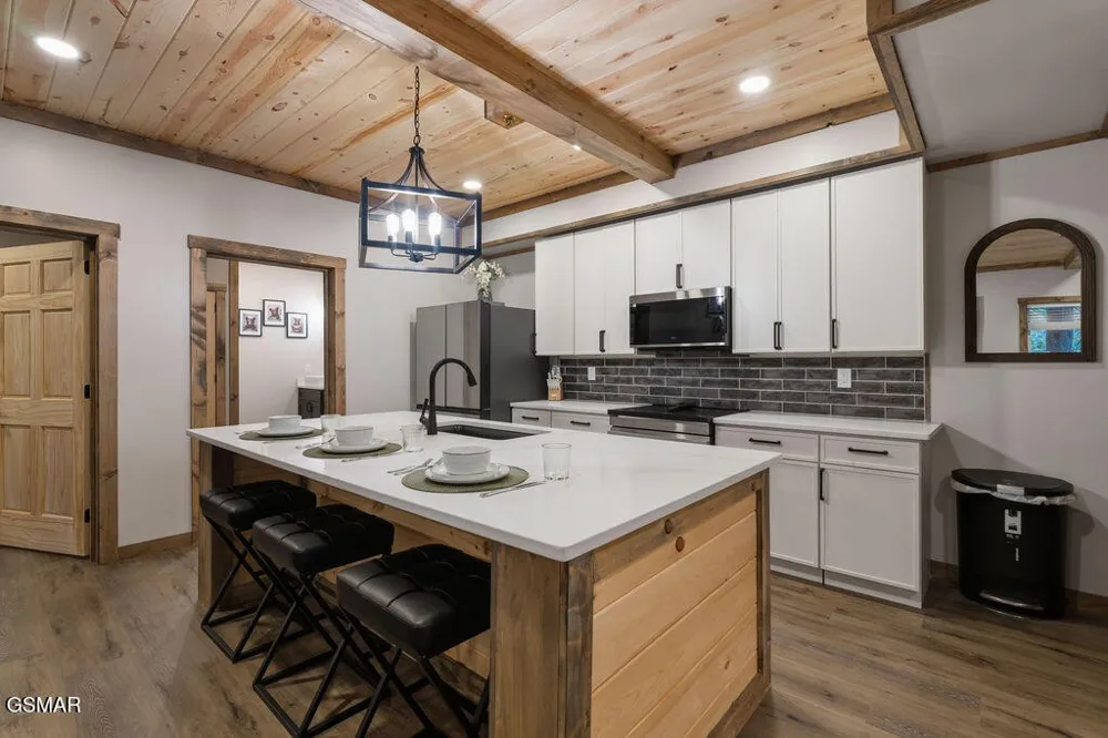 752 Loop Road Gatlinburg, TN 37738