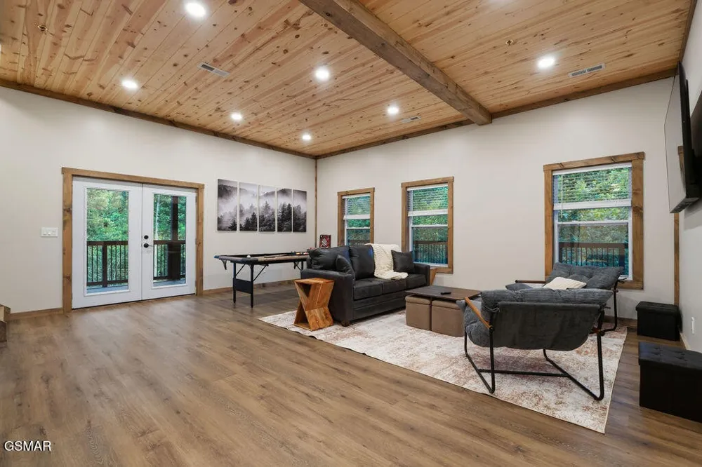 752 Loop Road Gatlinburg, TN 37738
