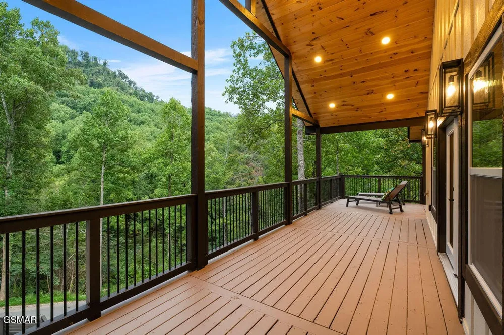 752 Loop Road Gatlinburg, TN 37738