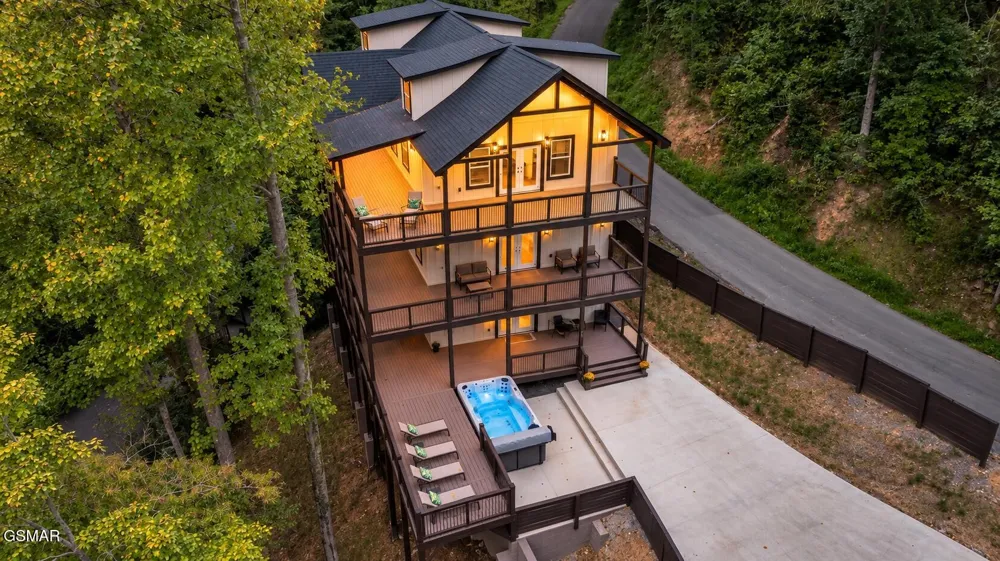 752 Loop Road Gatlinburg, TN 37738