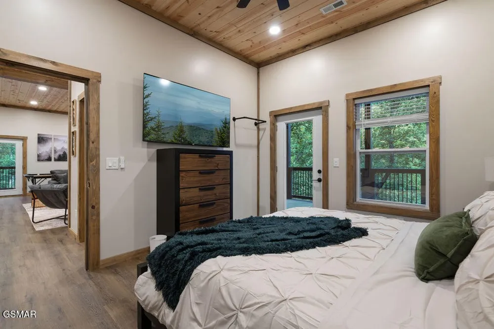 752 Loop Road Gatlinburg, TN 37738