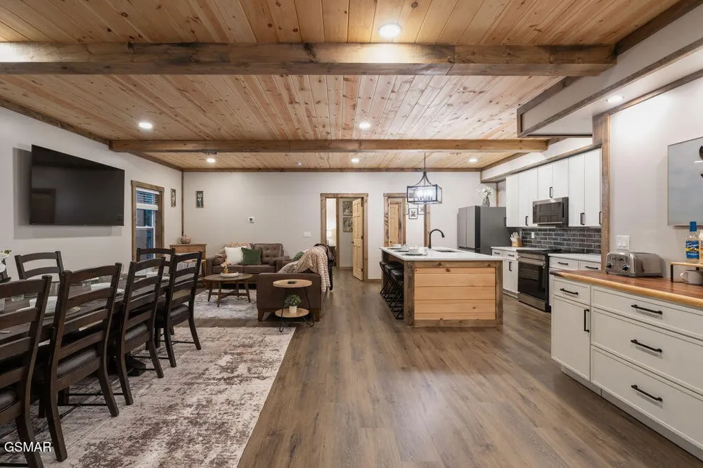 752 Loop Road Gatlinburg, TN 37738