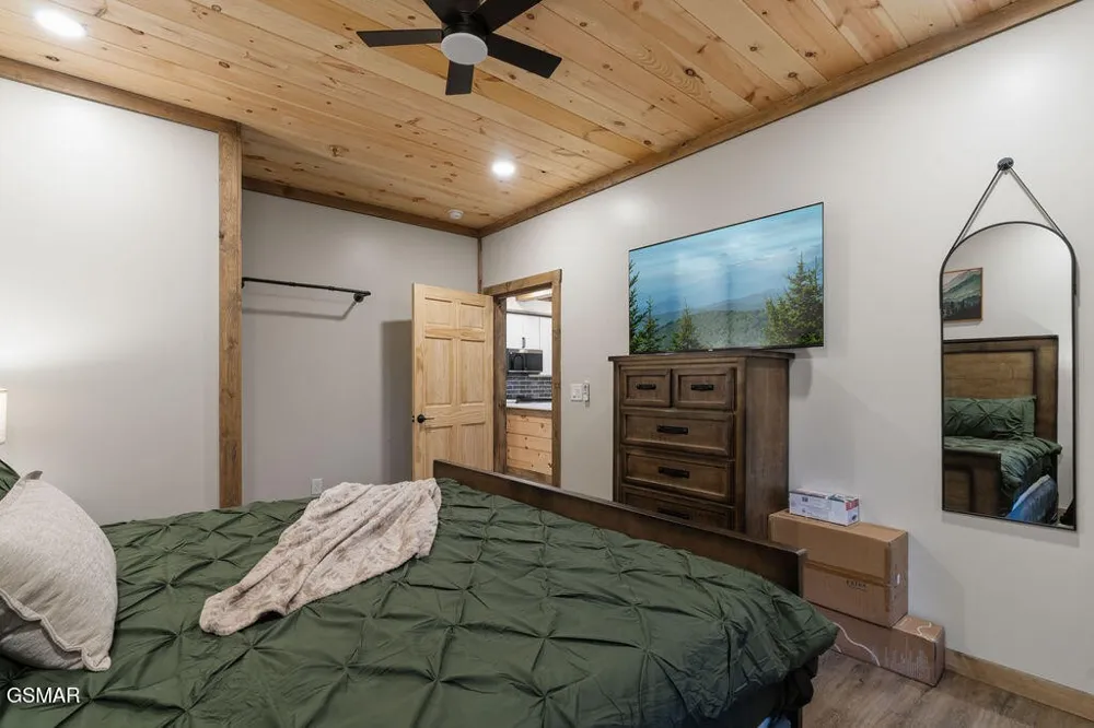 752 Loop Road Gatlinburg, TN 37738