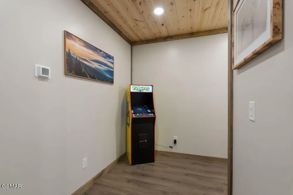 752 Loop Road Gatlinburg, TN 37738
