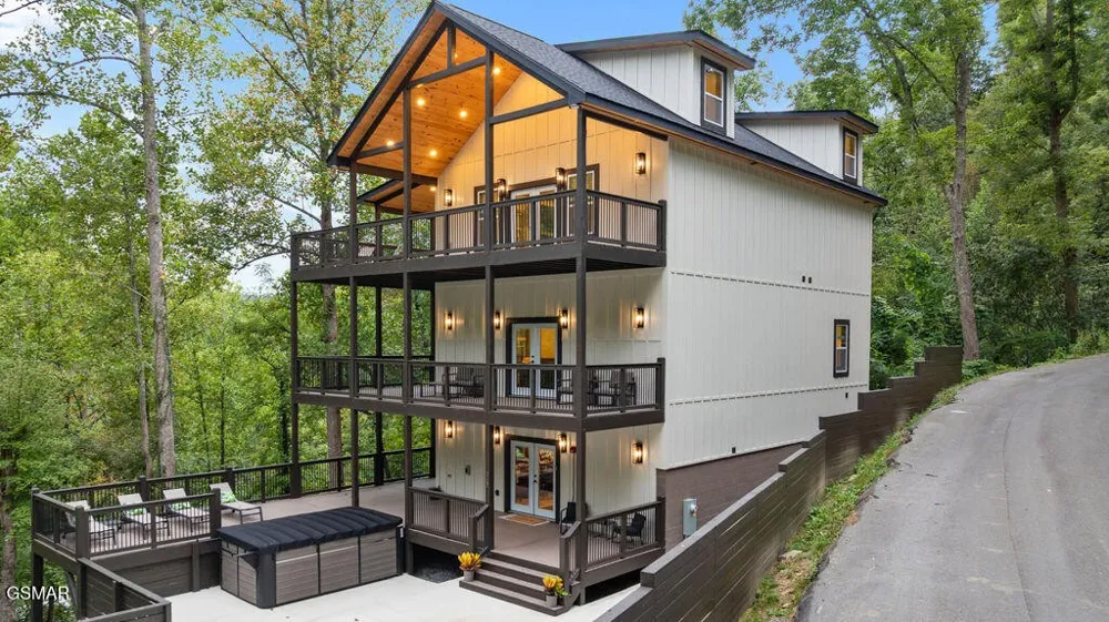 752 Loop Road Gatlinburg, TN 37738