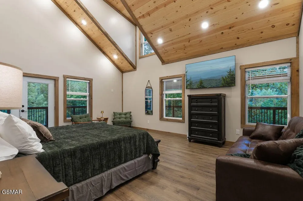 752 Loop Road Gatlinburg, TN 37738