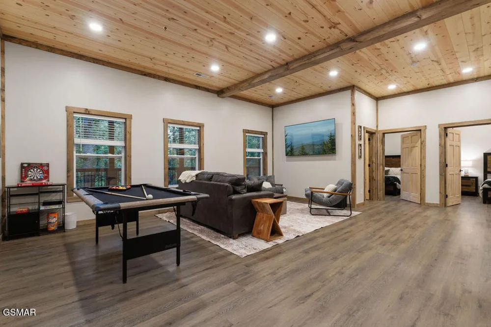 752 Loop Road Gatlinburg, TN 37738