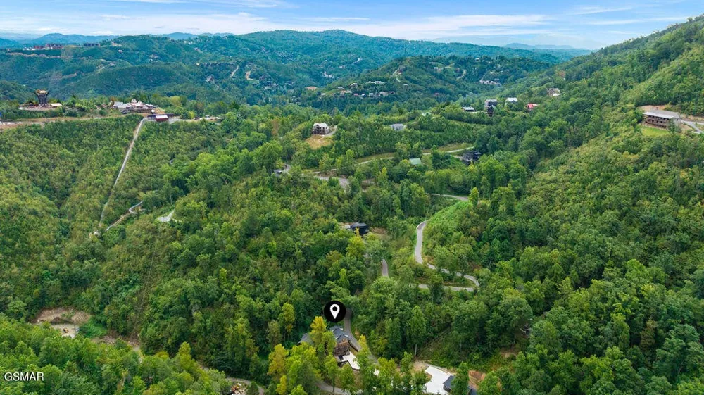 752 Loop Road Gatlinburg, TN 37738